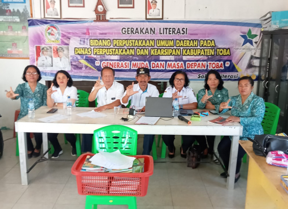 Perpustakaan Keliling di Desa Amborgang, Kecamatan Porsea