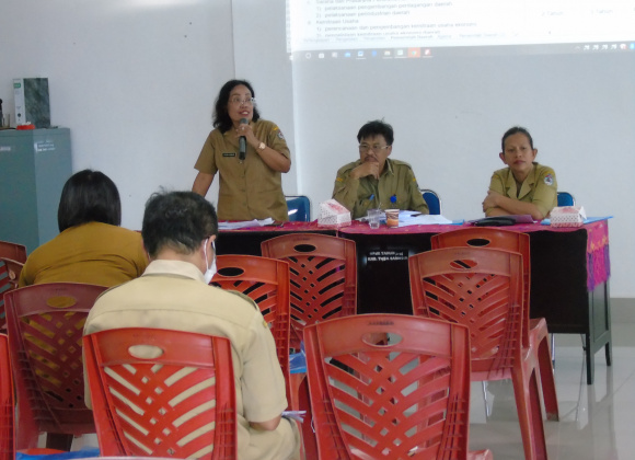 Rapat Penyusunan Rancangan Peraturan Bupati Toba tentang jadwal Retensi Arsip Fasilitatif dan Substantif di Lingkungan Pemerintah Kabupaten Toba Tahun Anggaran 2023 di Bidang Kearsipan Daerah Kabupaten Toba