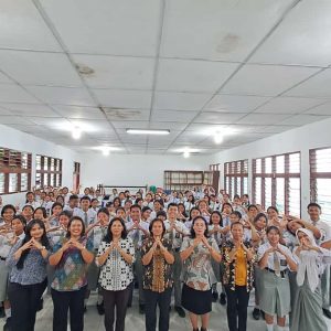 Menjadi Guru Tamu, Dinas Perpustakaan dan Kearsipan Kabupaten Toba. Berikan Pembekalan Pengelolaan Kearsipan bagi Siswa/i Jurusan Manajemen Perkantoran (MP) SMK N 2 Balige