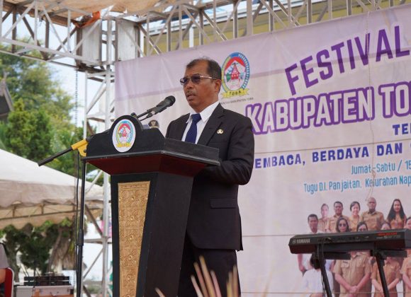 Festival Literasi Kabupaten Toba Tahun 2025 Tema “Membaca, Berdaya, dan Sejahtera dengan Literasi”.