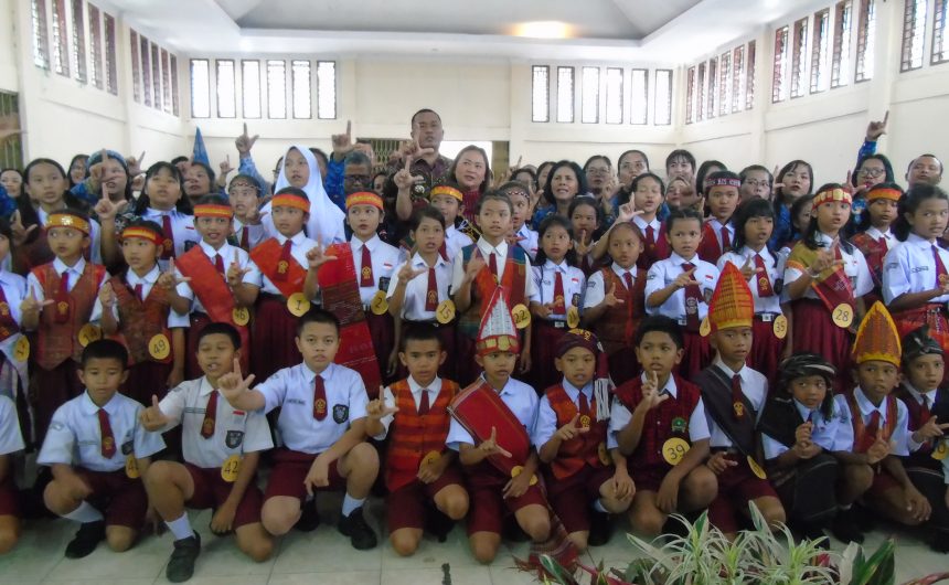 Kegiatan Lomba Bertutur Tingkat SD/MI Sederajat Negeri Maupun Swasta se-Kabupaten Toba Tahun 2026 Kegiatan Lomba Bertutur Tingkat SD/MI Sederajat Negeri Maupun Swasta se-Kabupaten Toba Tahun 2026